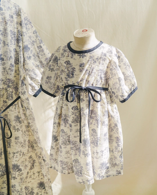오늘은 쪼꼬미가 분위기 있는 날이죠 :) - navy tree ribbon point baby cotton dress